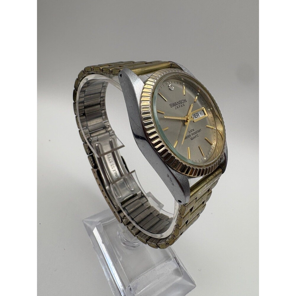 Swanson Japan Two-Tone Quartz Watch Day-Date Fluted Bezel